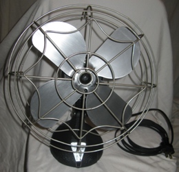 1945 Eskimo 10 Inch Spider Web Model 1005J