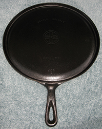 1943 Griswold 9 Handle Griddle